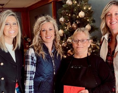 Wisconsin waitress gets $1,300 tip after valiant cancer fight alongside her sister