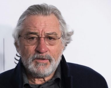 Robert De Niro's former assistant threatened to write a tell-all book about him: report