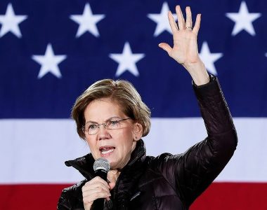 Warren declares contested Democratic National Convention the 'final play'