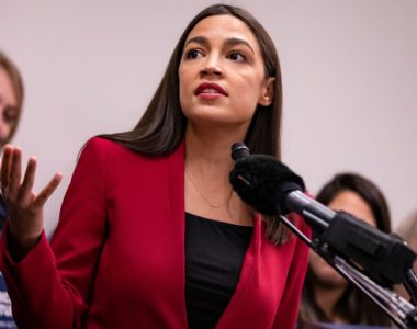 Alexandria Ocasio-Cortez calls on illegal immigrants to fill out 2020 census