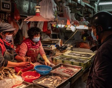 What are the 'wet markets' linked to the coronavirus outbreak?