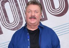 Country star Joe Diffie dead from coronavirus complications at age 61