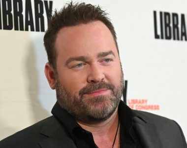 Country music star Lee Brice honors first responders in new music video