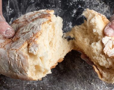 Celebrity chef Jamie Oliver shares 'basic bread' recipe using minimal ingredients