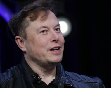 Elon Musk, CNN spar over ventilator story; Musk surprised network ‘still exists’