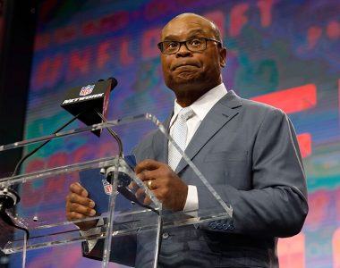 Mike Singletary, the 'heart' of the '85 Chicago Bears, on how coronavirus has changed his daily routine