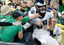 Eagles' Dallas Goedert was sucker-punched at restaurant during dinner with family, video shows