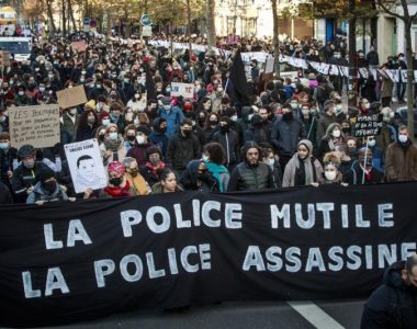 Thousands protest French law restricting rights to film, photograph police